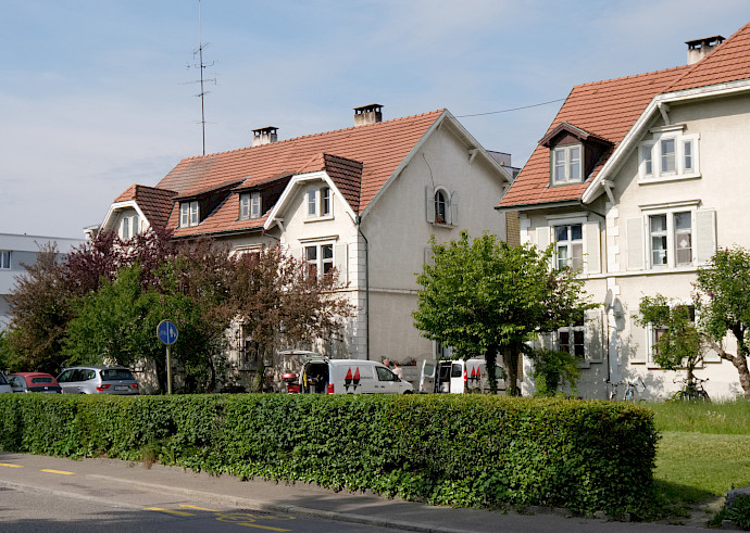 Strassenansicht Metalli-Häuser / Foto: kollektive architekten